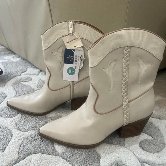 Universal Thread Shoes - Women's Shana Cowboy Boots - Universal Thread" Off White Size 9.5